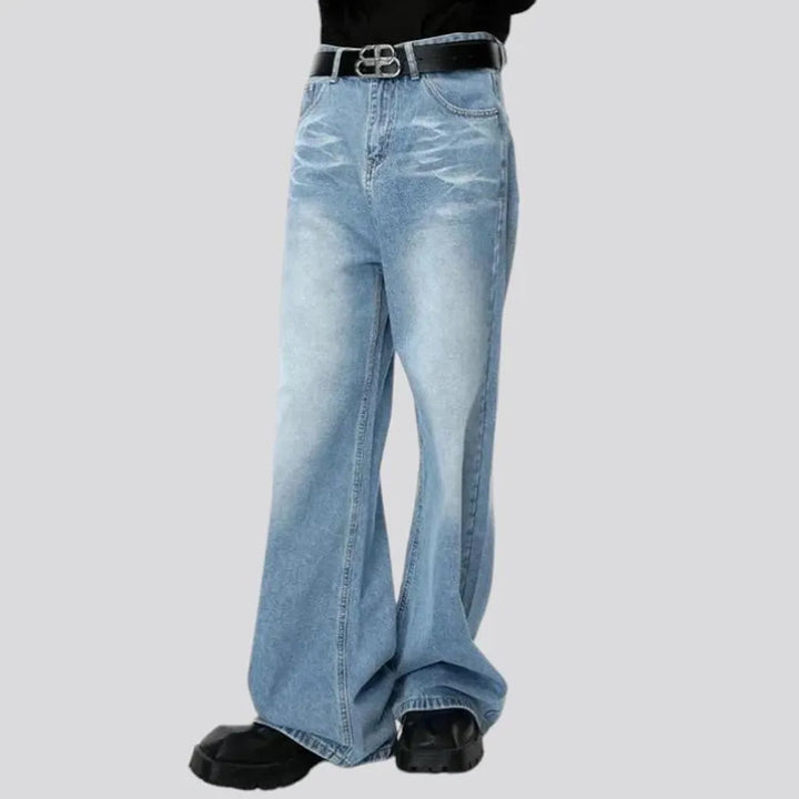 Fashionable light wash men's jeans