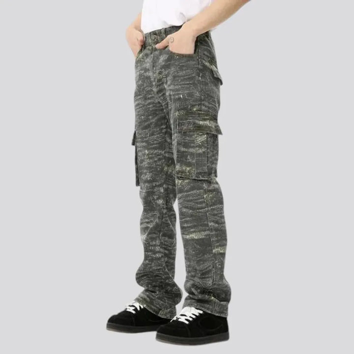 Loose fit cargo mid rise jeans for men