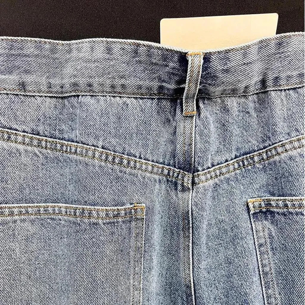 Light vintage style women's jeans