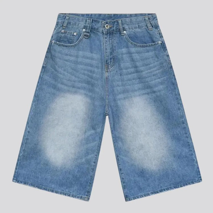 Stylish mid-rise men's jean shorts