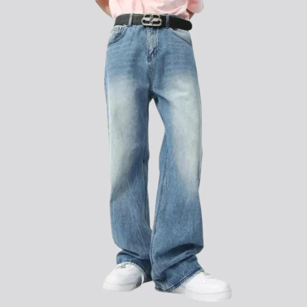 Whiskered mid rise casual jeans for men