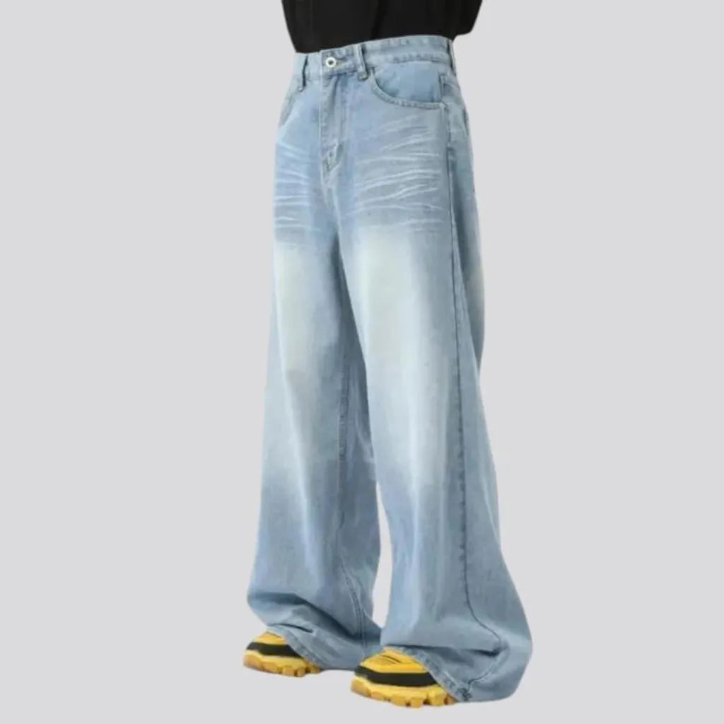 Fashionable men's jeans