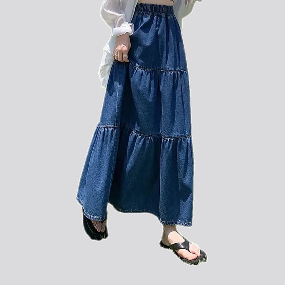 Maxi style medium pattern denim skirt