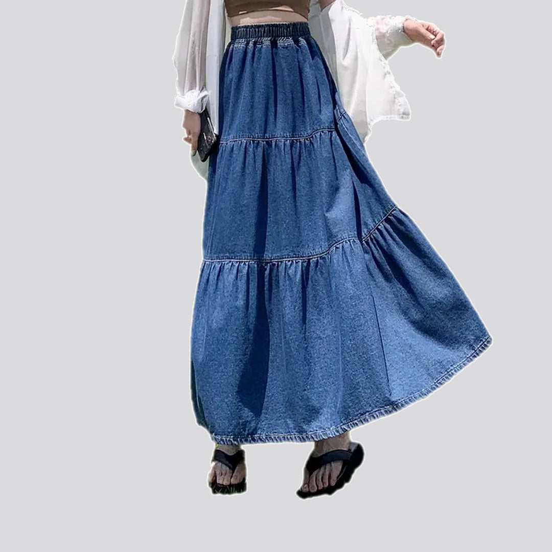 Maxi style medium pattern denim skirt