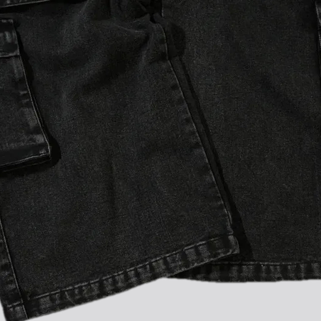 Baggy fit and cargo pockets jean pants for men