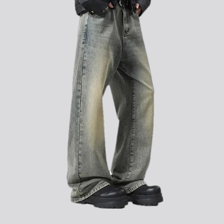 Stonewashed 90s street style jeans for men