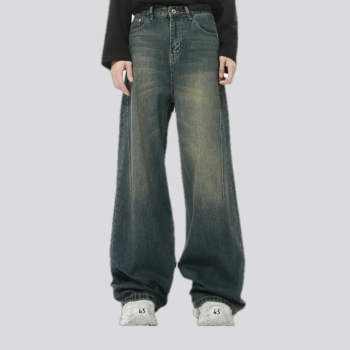 Wide fit 90s style jeans for men