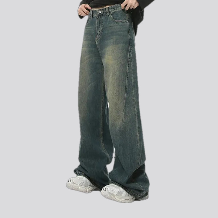 Wide fit 90s style jeans for men