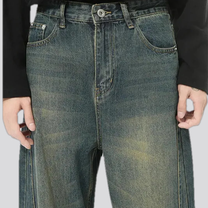 Wide fit 90s style jeans for men