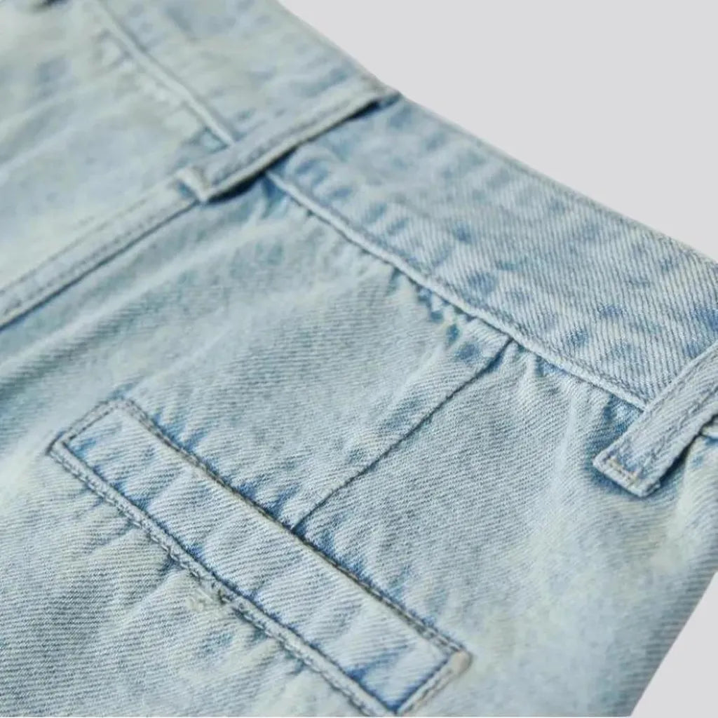 Pleated waistline light wash women's denim shorts