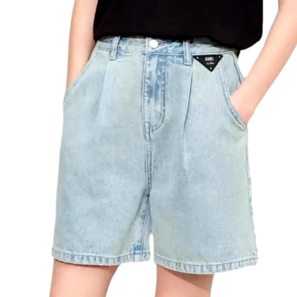 Pleated Waistline Light Wash Women's Denim Shorts - Light Blue