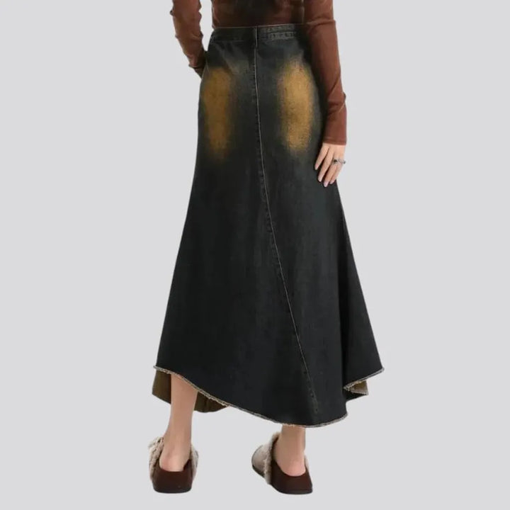 Fashionable raw hem denim skirt